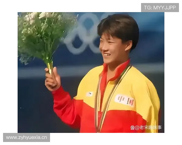 伏明霞家里泳池比我小区健身房还大，这日子没谁了吧？